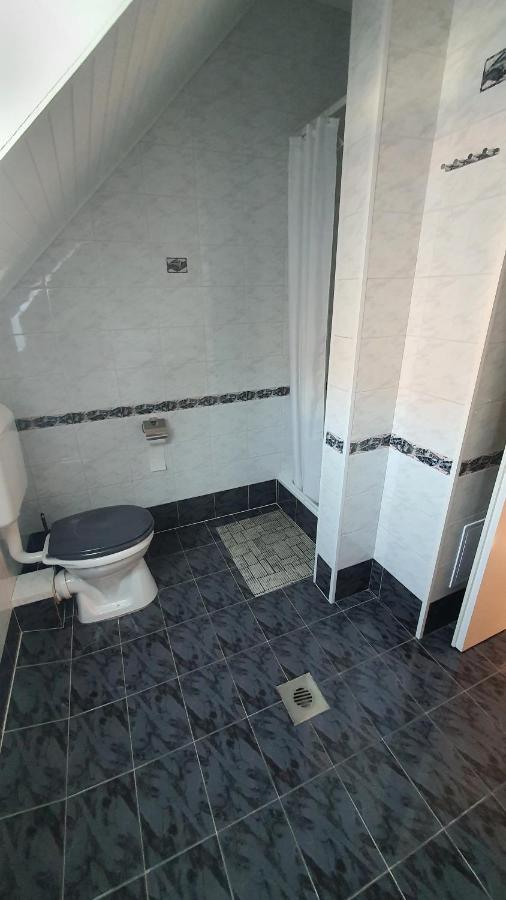 APARTMAN SOÓS -- Only for relaxation, not for party! Siófok Exterior foto
