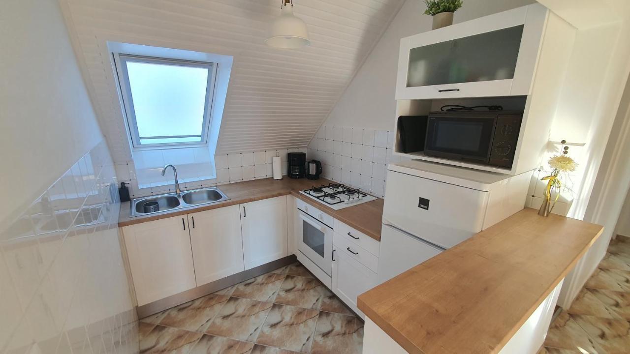 APARTMAN SOÓS -- Only for relaxation, not for party! Siófok Exterior foto